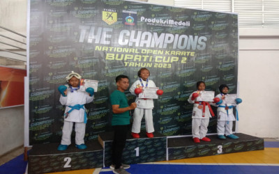 TIM KARATE MIN 4 LOMBOK TENGAH BORONG JUARA PADA BUPATI CUP 2023
