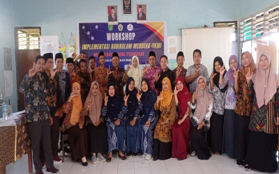 KEGIATAN WORKHSOP IMPELEMENTASI KURIKULUM MERDEKA MENAMBAH PEMAHAMAN SERTA KESIAPAN GURU DI MIN 4 LOMBOK TENGAH DALAM MENERAPKAN PEMBELAJARAN ABAD 21